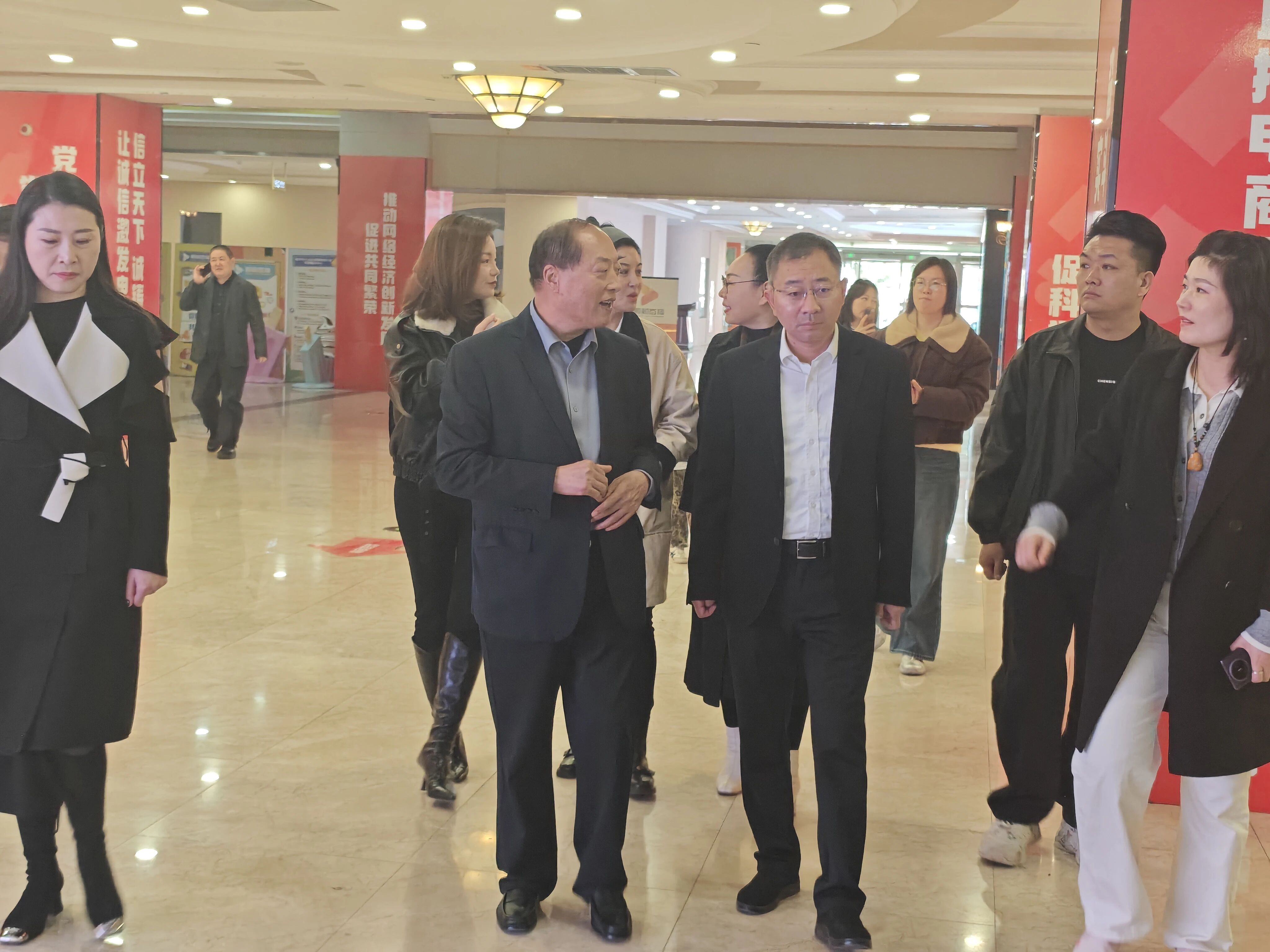 芦柞镇党委书记张西民一行到顺和直播考察 共商数字经济与乡村振兴新路径