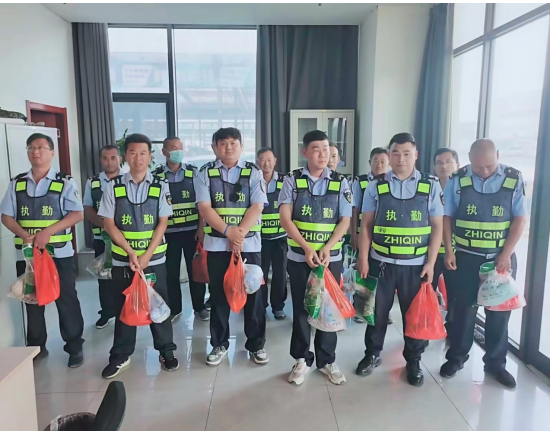 致敬高温下的坚守，送上最暖心的“清凉”